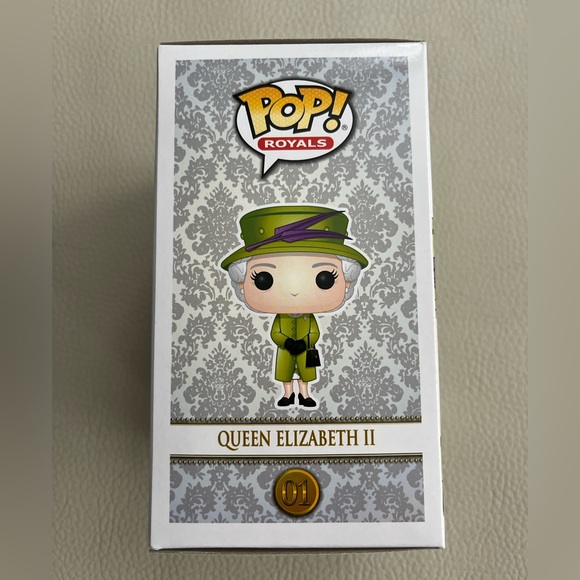 NWB - Funk Pop! Royal #01 Queen Elizabeth II - Picture 4 of 5